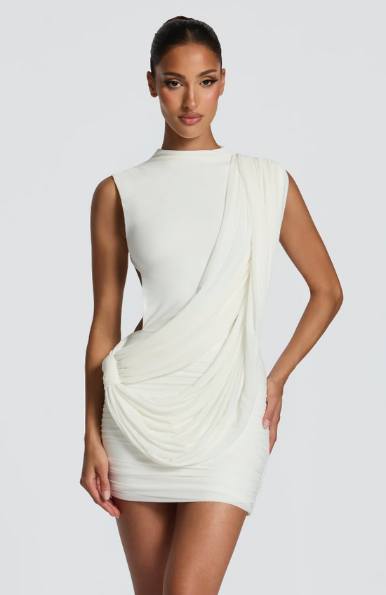 Profitez aujourd'hui seulement d'une réduction de 70 % sur la mini-robe Mireya