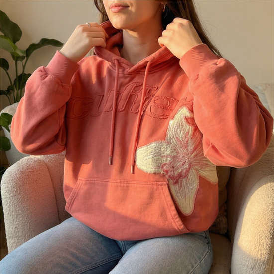 Profitez aujourd'hui seulement d'une réduction de 70 % sur le sweat à capuche Bloom Script